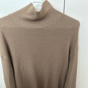 Aritzia Turtle Neck Beige/Brown